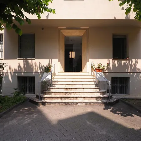 Court House Elegant شقة ميلان