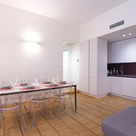 Court House Elegant ميلان