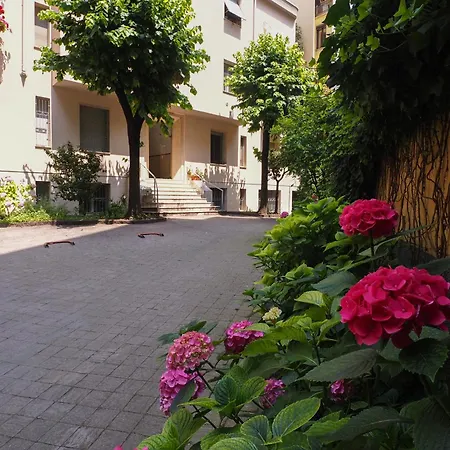 Apartment Court House Elegant Milan