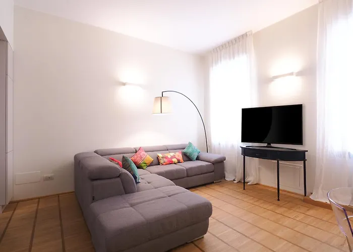 Court House Elegant Apartment